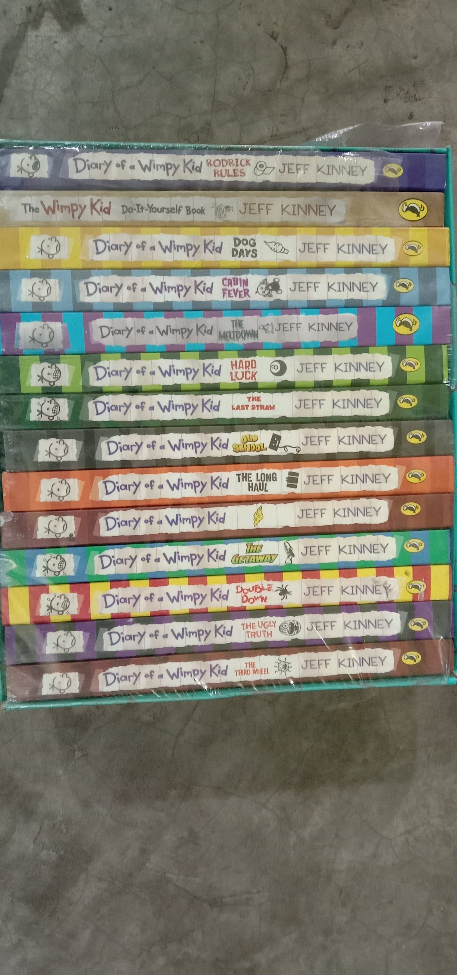 Cover of wimpy kid ( set of 14 book )