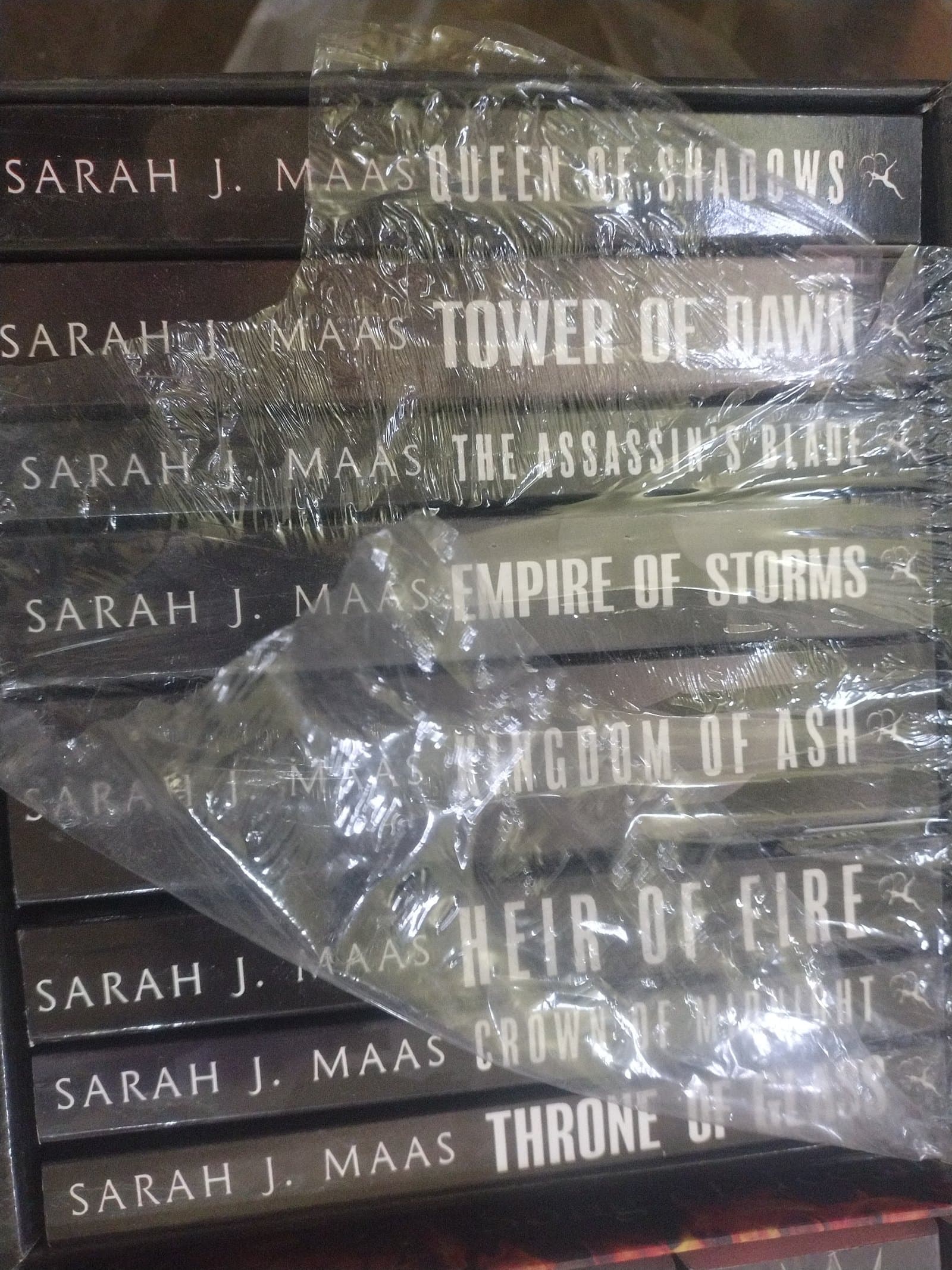 Cover of SARAH J. MAAS ( SET OF 8 BOOK 📚 )