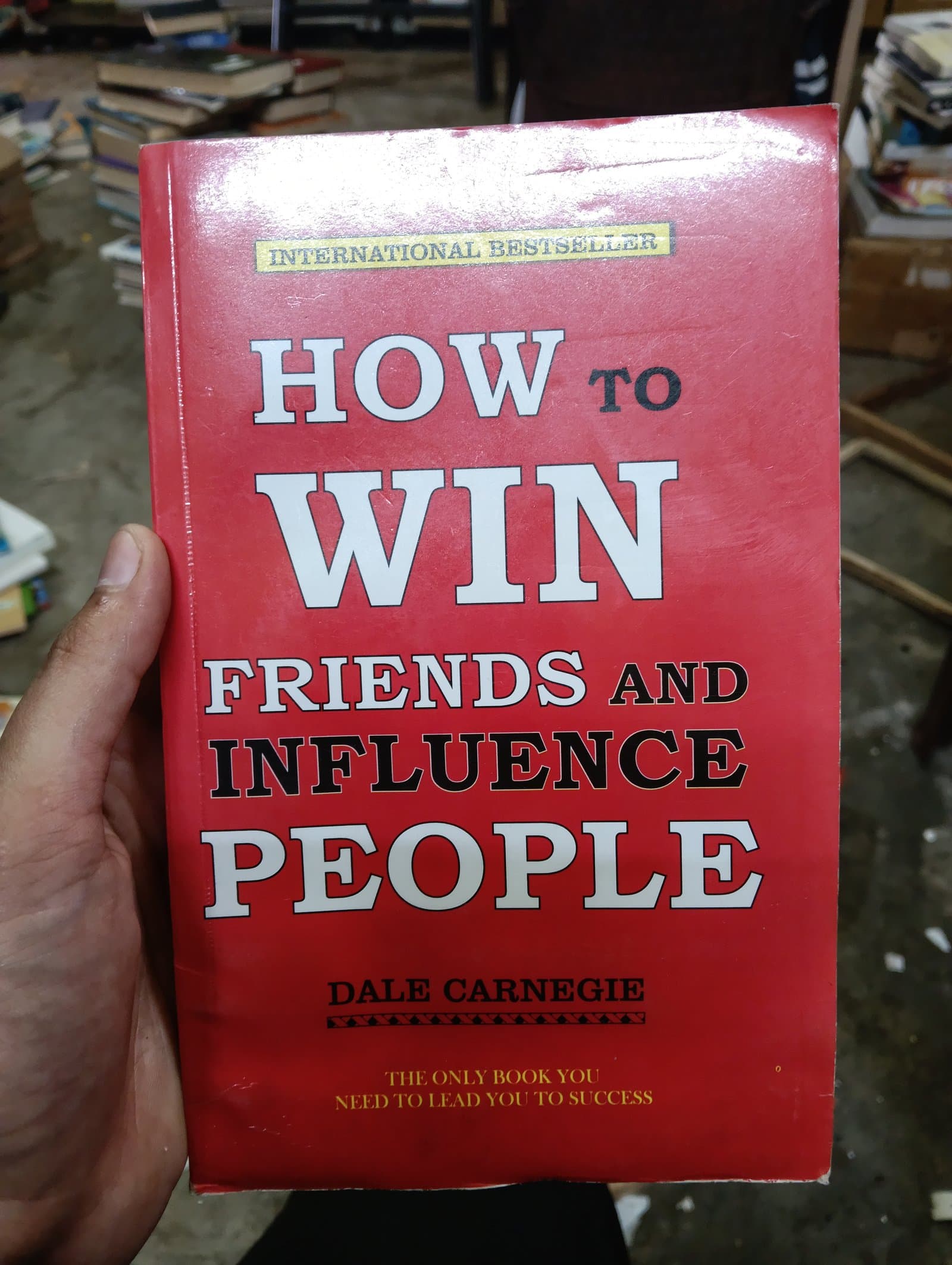 Cover of How to win to friends and Influence people